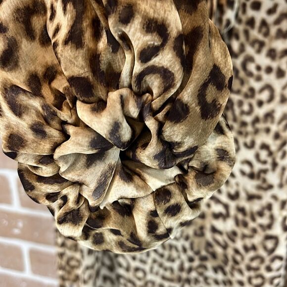 Anne Klein leopard print Long Sleeve Tie Bow Neckline Size Small - Picture 5 of 9